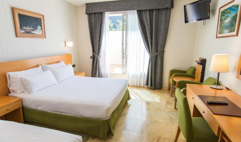 Superior Double Room image 1