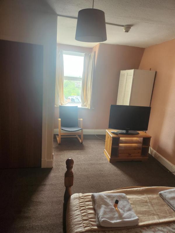 Double Room with Private Bathroom image 3