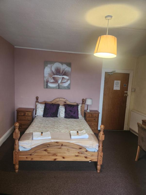Double Room with Private Bathroom image 4