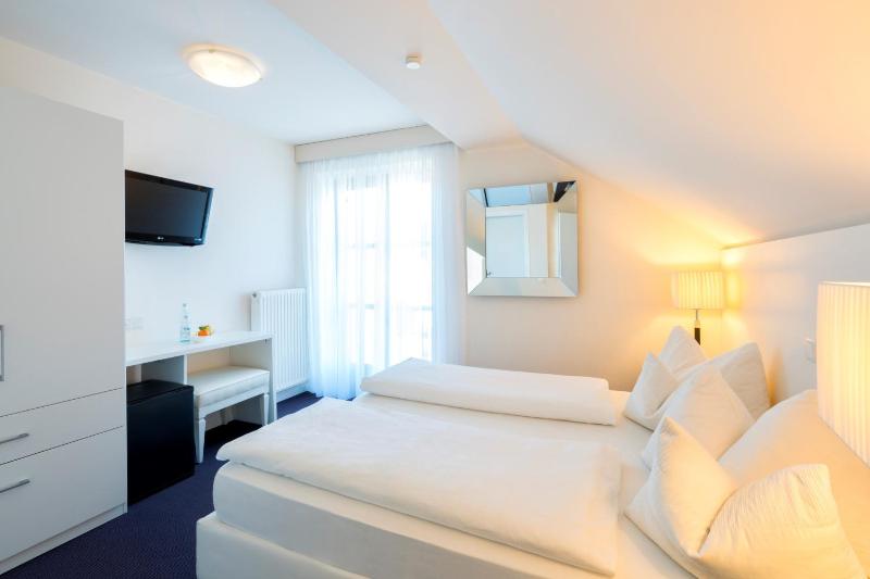 Superior Double Room image 2