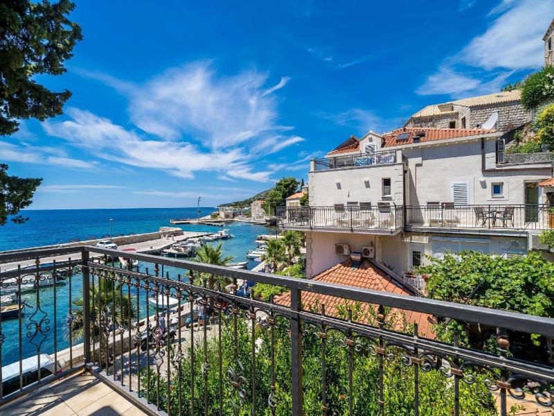 Apartment Villa Palma- Two Bedroom Apartment with Terrace and Sea View  Apartman 4 - image 12