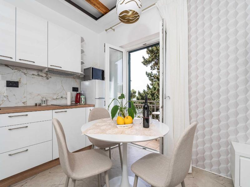 Apartment Villa Palma- Two Bedroom Apartment with Terrace and Sea View  Apartman 4 - image 19