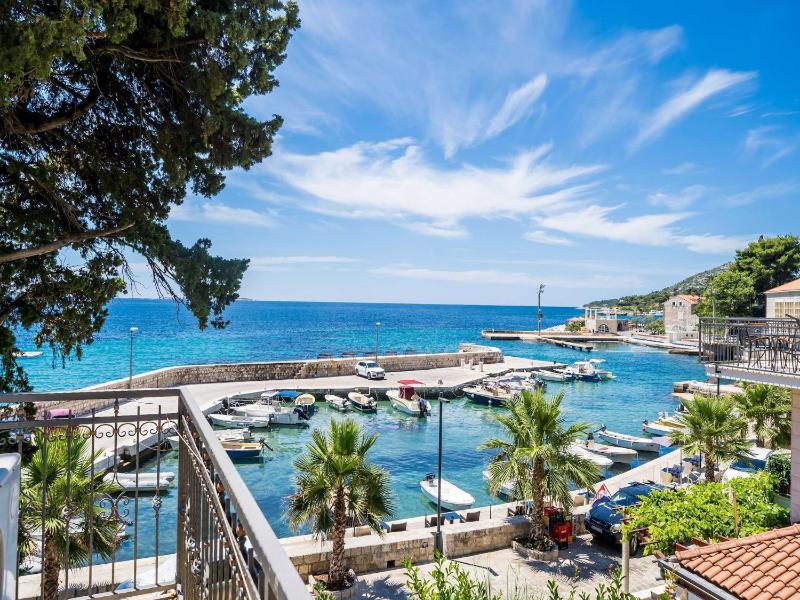 Apartment Villa Palma- Two Bedroom Apartment with Terrace and Sea View  Apartman 4 - image 11