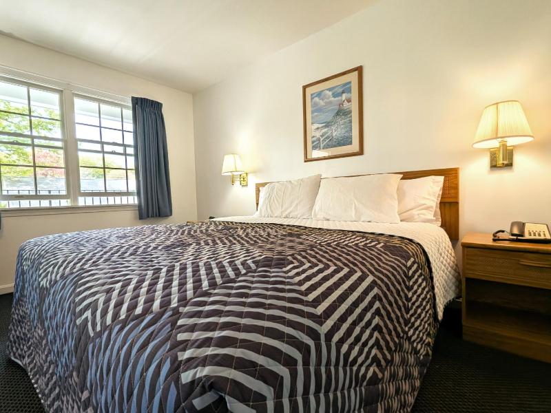 King Room image 1