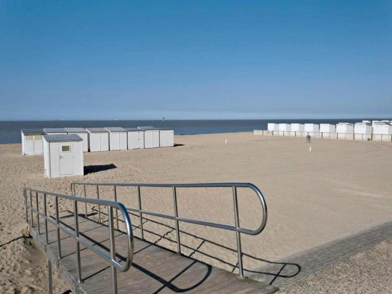 Apartment on Belgian Coast near Beaches - image 17
