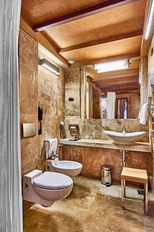 Junior Suite image 1