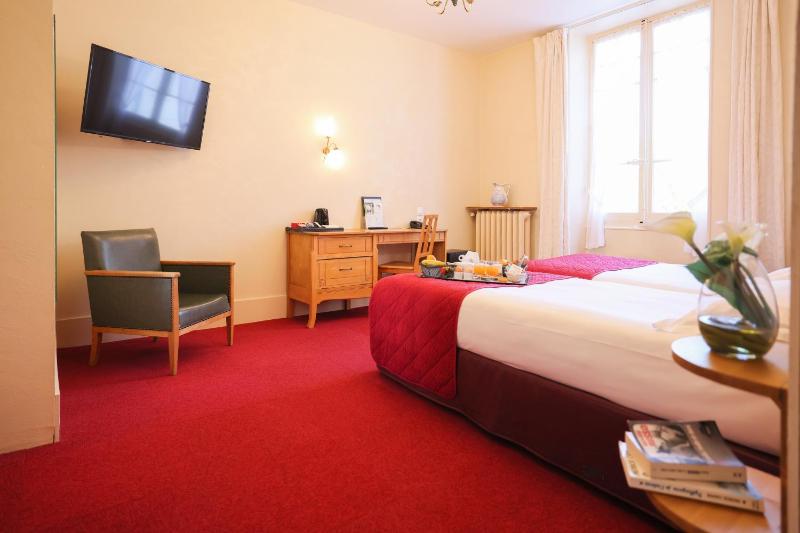 Superior Twin Room with Mountain View image 3