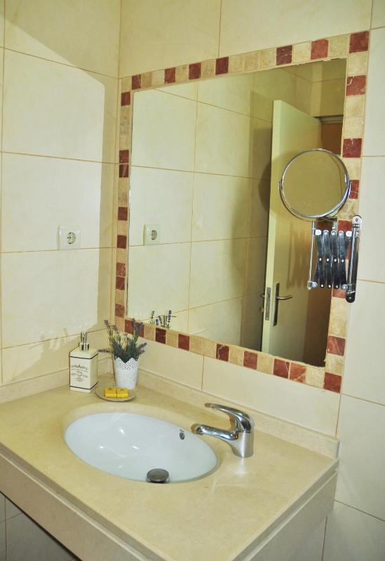 Deluxe Double Room with Balcony image 1