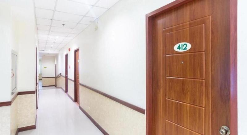 OYO 187 The Maxwell Hotel - image 9