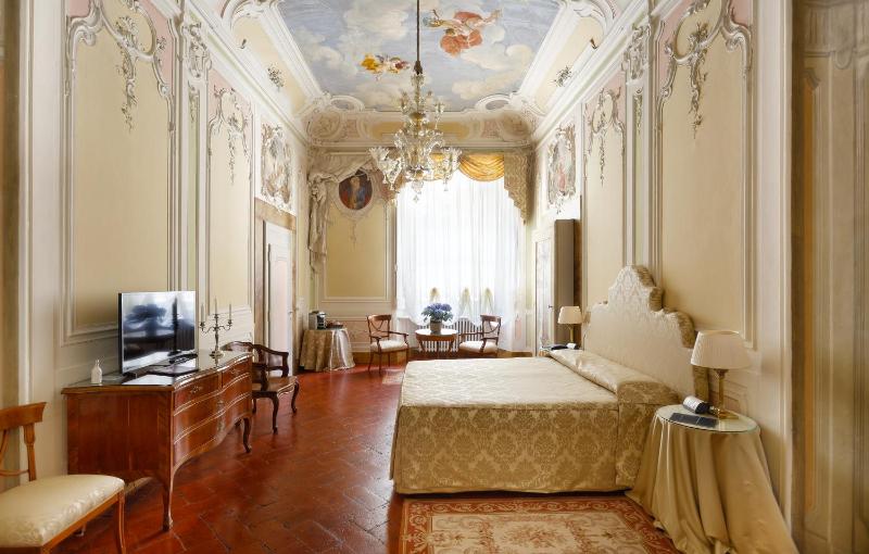 Junior Suite image 1