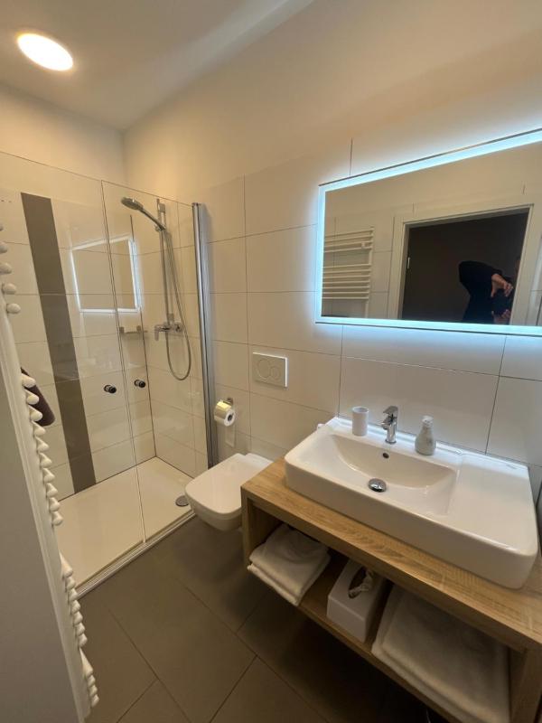 Double Room with Extra Bed image 3