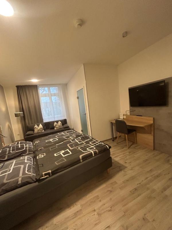 Double Room with Extra Bed image 4