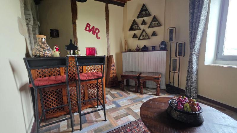 King Room with Garden View image 3