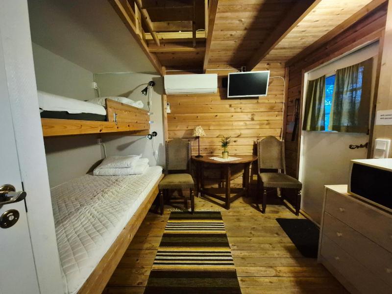 Cottage with Shared Bathroom image 2