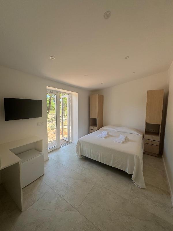Double Room image 1