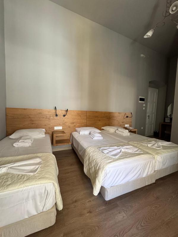 Triple Room with Balcony image 1