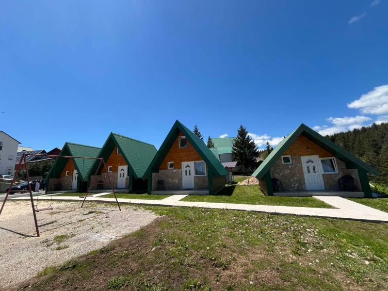 One-Bedroom Bungalow image 1