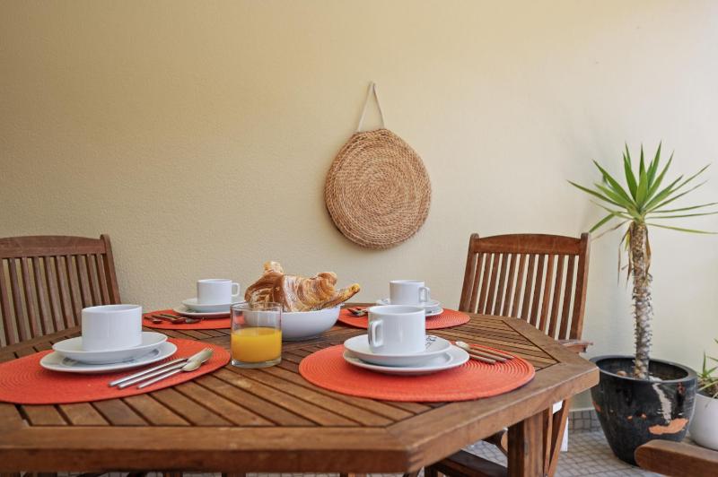 BmyGuest - Sesimbra Palames Beach & Pool Apartment - image 18
