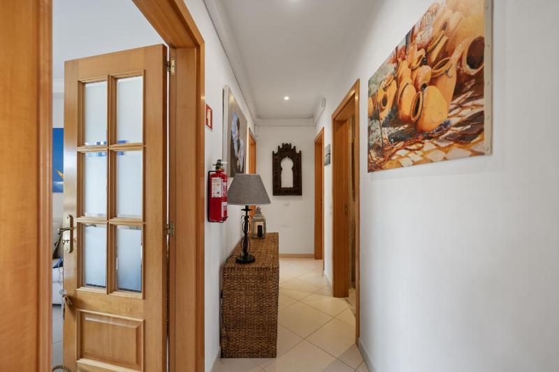 BmyGuest - Sesimbra Palames Beach & Pool Apartment - image 10