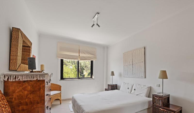BmyGuest - Sesimbra Palames Beach & Pool Apartment - image 22