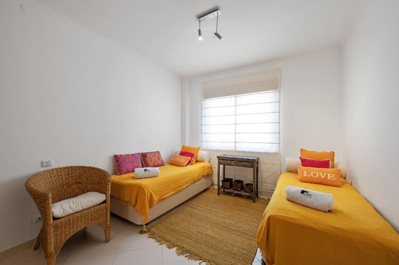 BmyGuest - Sesimbra Palames Beach & Pool Apartment - image 6
