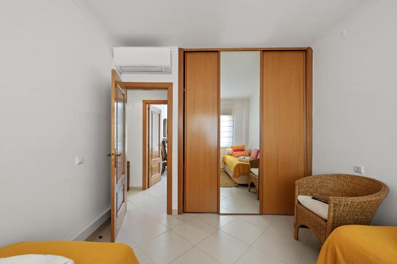 BmyGuest - Sesimbra Palames Beach & Pool Apartment - image 8