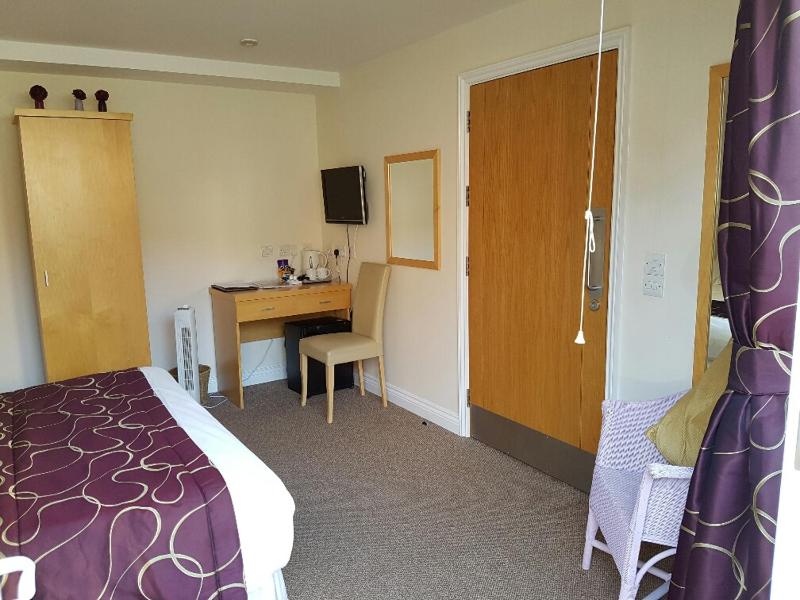 King Room - Disability Access image 4