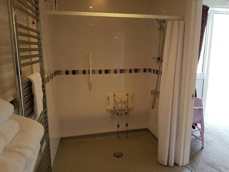 King Room - Disability Access image 2