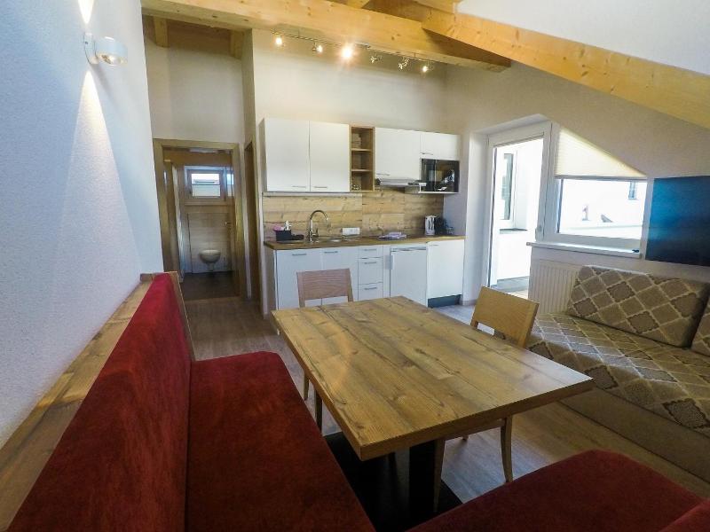 Apartment with Mountain View image 1