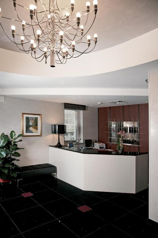 Victoria Hotel - image 21