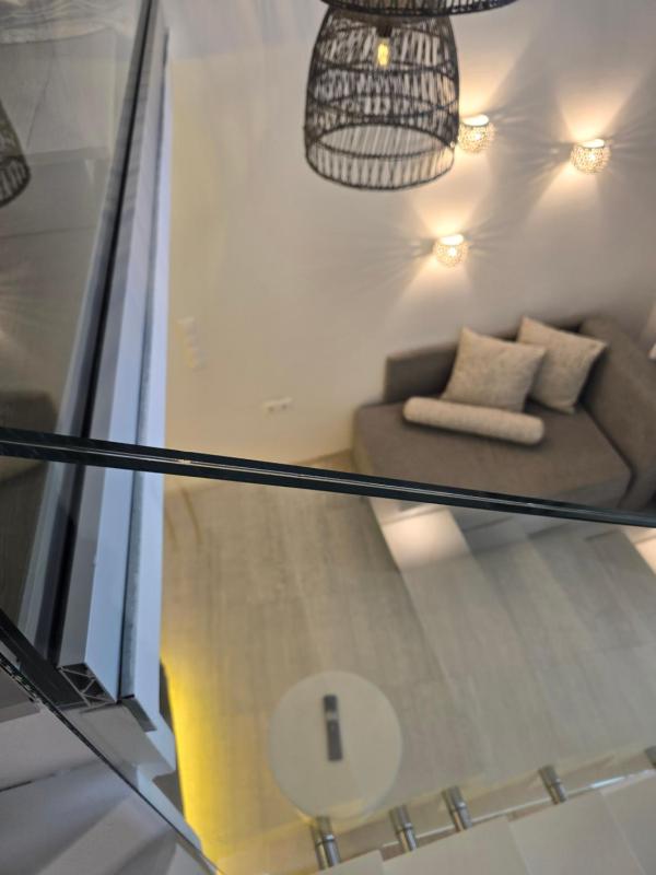 Maisonette with Pool View image 3