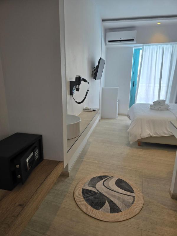 Double or Twin Room with Pool View image 2