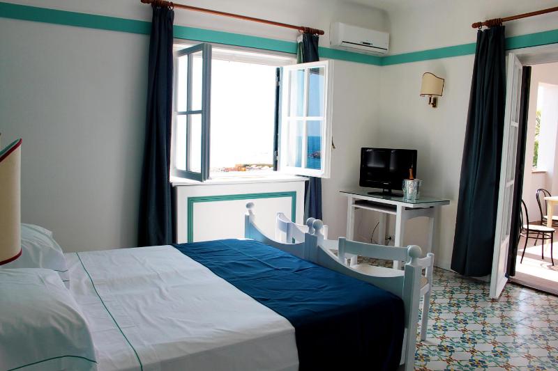 Superior Double Room image 4