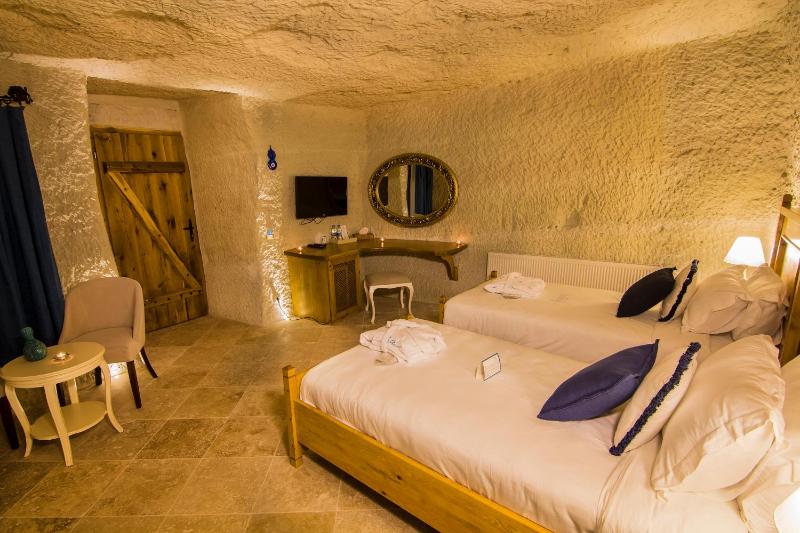 Garden Cave Suite image 4
