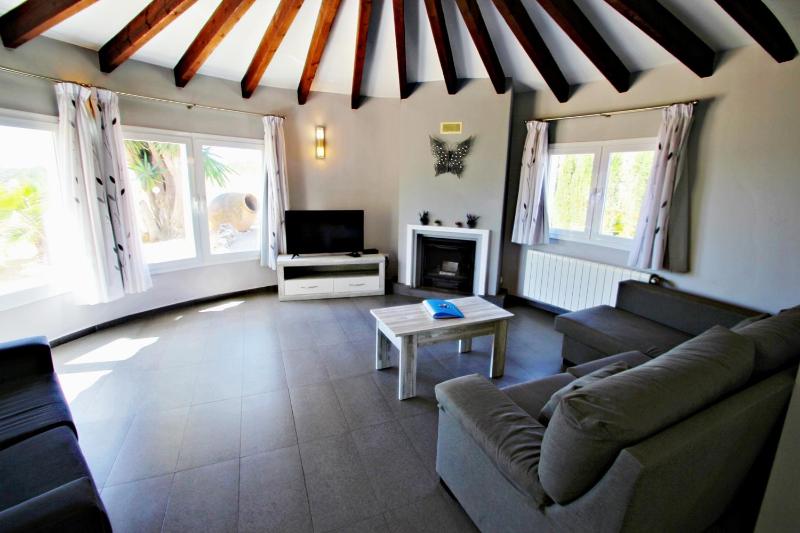 Estrella - holiday home with stunning views and private pool in Benissa - image 8
