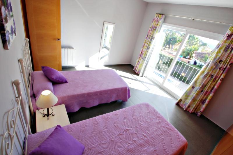 Estrella - holiday home with stunning views and private pool in Benissa - image 7
