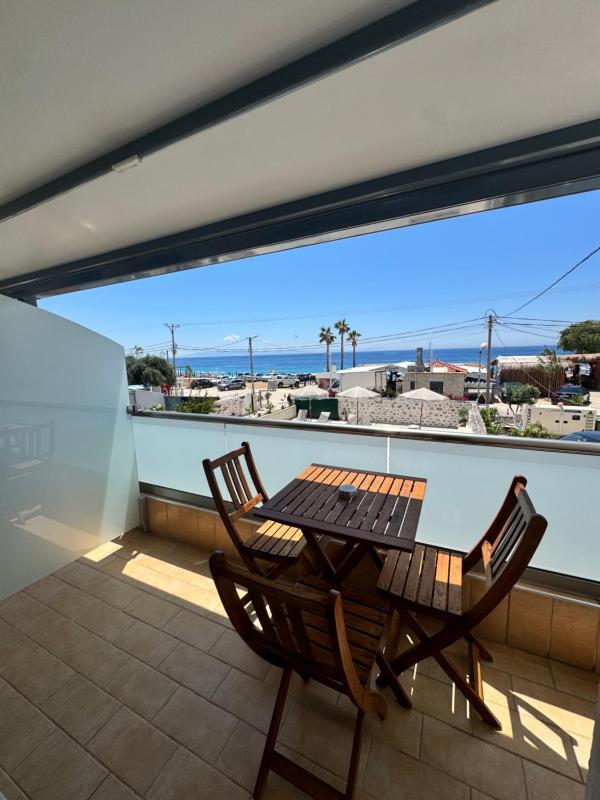 Deluxe Double Room with Balcony and Sea View image 3