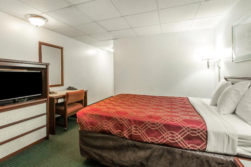 King Room with Ocean View - Non-Smoking image 2
