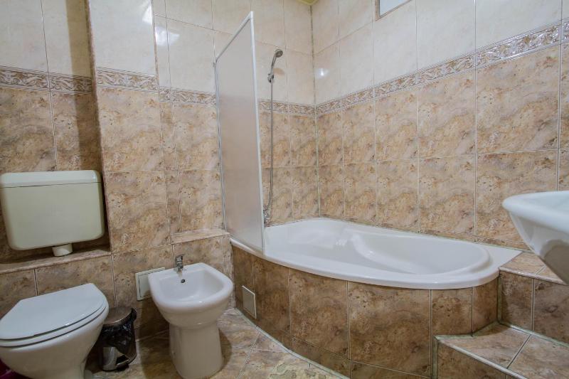 Standard Double or Twin Room image 4