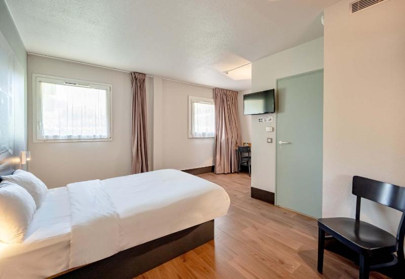 Double Room - Disability Access image 4