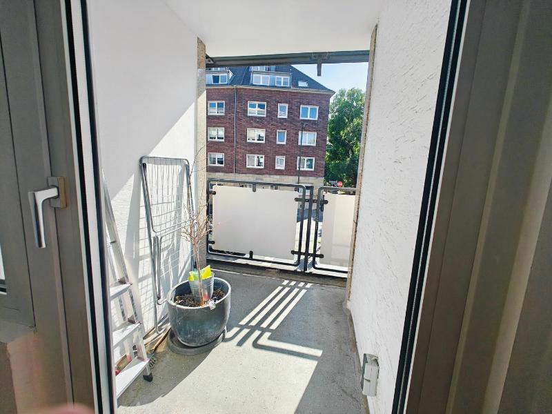 3 Room Downtown Apartment Bilk - image 7