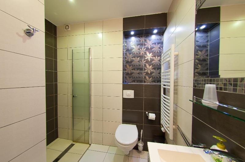 Deluxe Double or Twin Room image 2