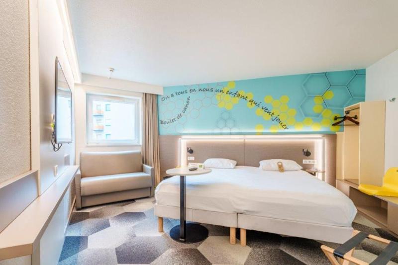 Standard Double Room and Sofa Bed image 1