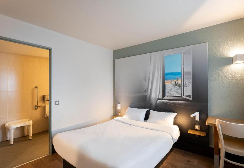 Double Room - Disability Access image 3