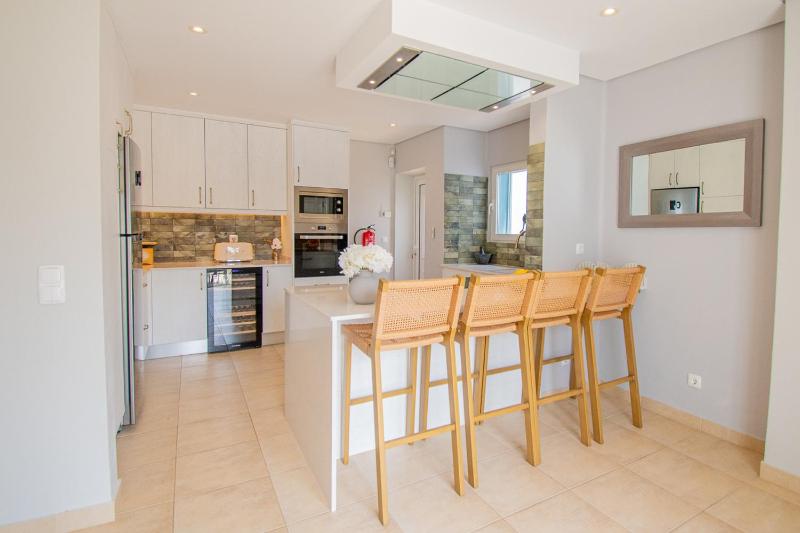 Casa Ana Superbly Renovated with Heated Private - image 9