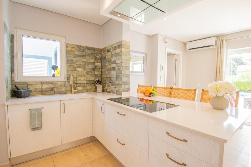 Casa Ana Superbly Renovated with Heated Private - image 31