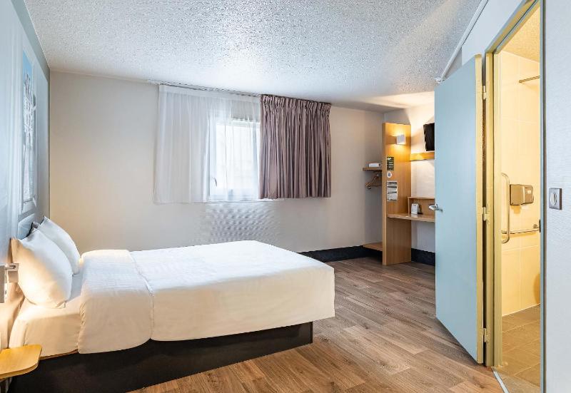 Double Room - Disability Access image 4
