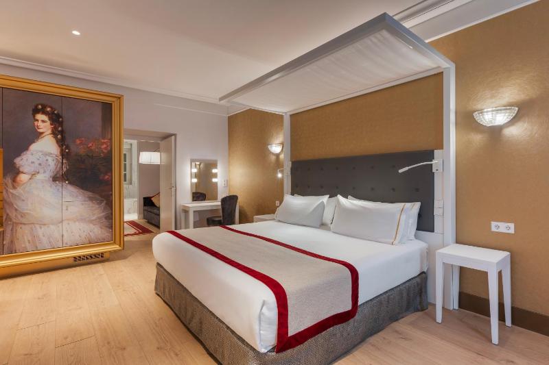 Junior Suite image 1