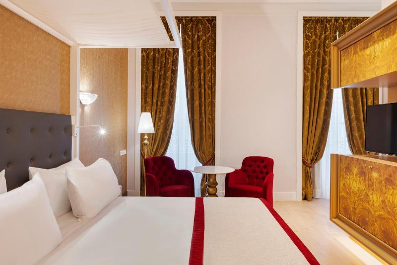 Superior Double or Twin Room image 3