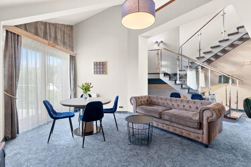 Apartment with Mountain View image 4